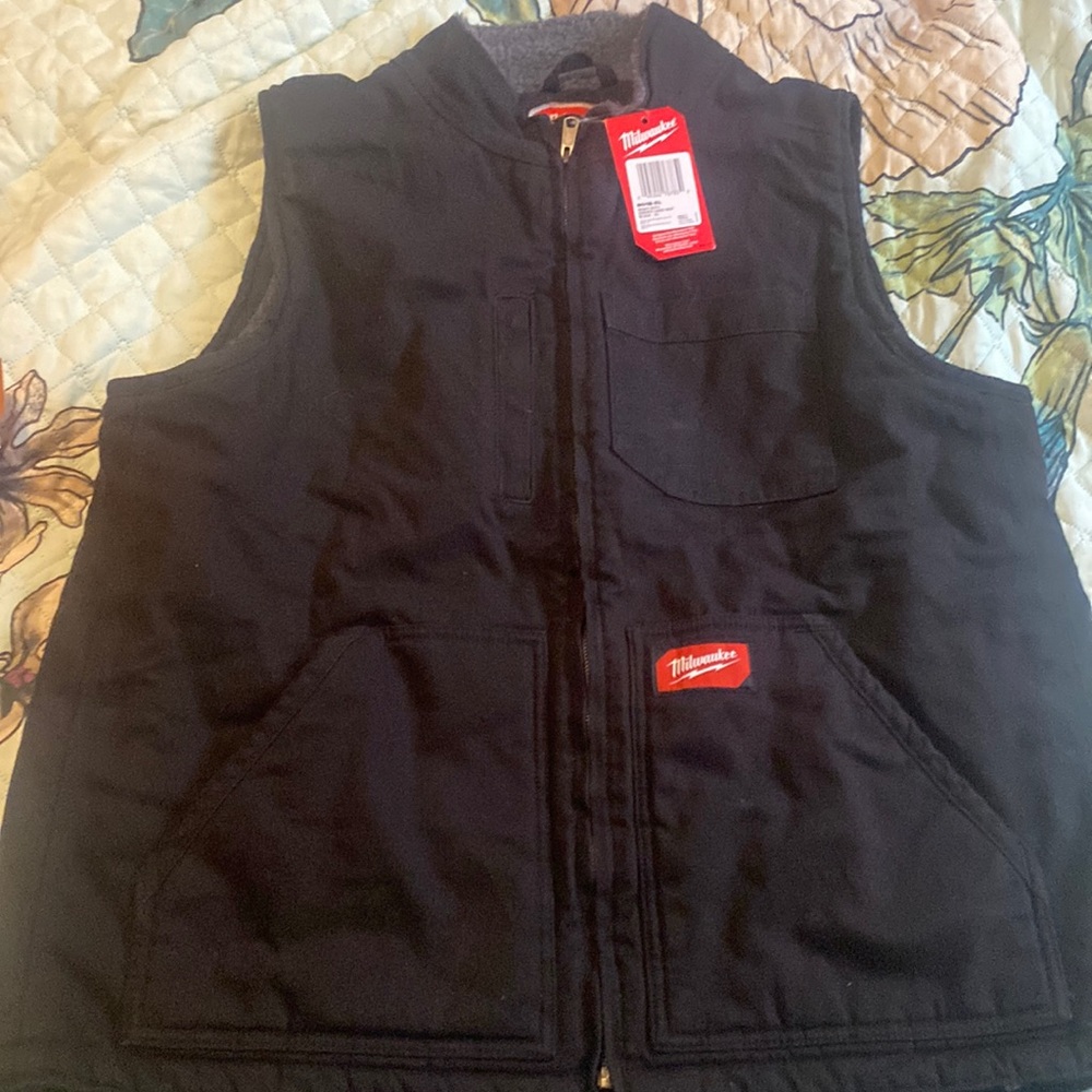 Milwaukee Sherpa lined vest